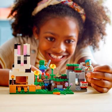 LEGO Конструктор Minecraft Кроляче ранчо 21181