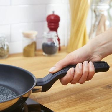 Tefal Сковорода Comfort Max, 26см, покрытие Titanium