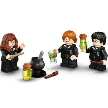 LEGO Конструктор Harry Potter Хогвартс: ошибка с оборотным зельем 76386