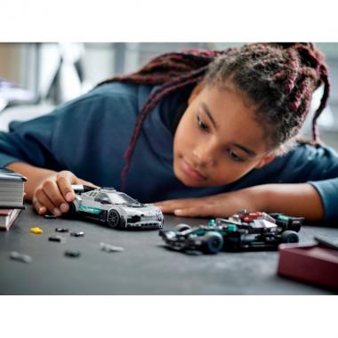 LEGO Конструктор Speed Champions Mercedes-AMG F1 W12 E Performance та Mercedes-AMG Project One 76909