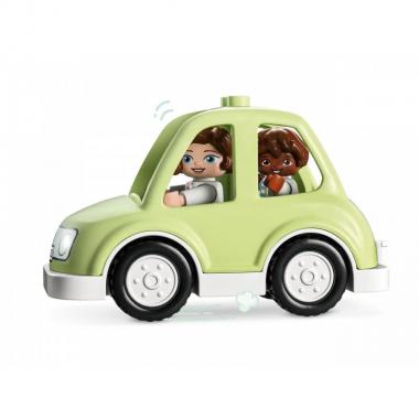 LEGO DUPLO Town Family House on Wheels