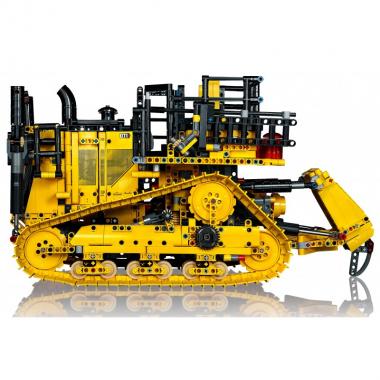 LEGO Конструктор Technic Бульдозер Cat D11 на пульте управления 42131