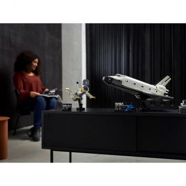 LEGO Конструктор Icons NASA: Космический шаттл Дискавери