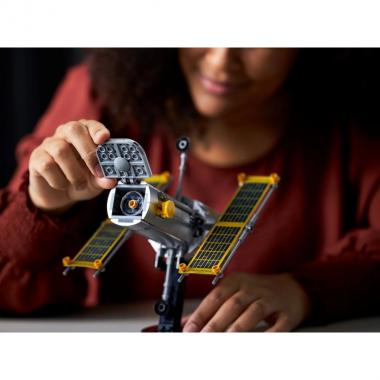 LEGO Конструктор Icons NASA: Космический шаттл Дискавери