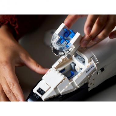 LEGO Конструктор Icons NASA: Космический шаттл Дискавери
