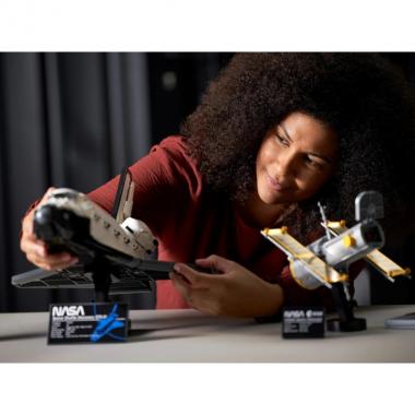 LEGO Конструктор Icons NASA: Космический шаттл Дискавери