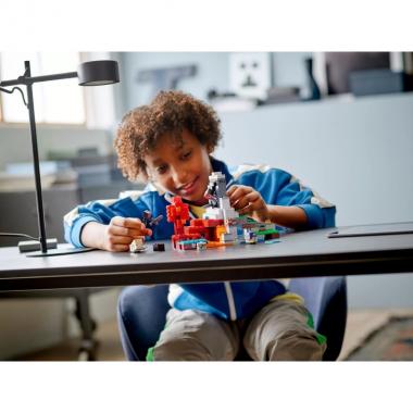 LEGO Конструктор Minecraft Зруйнований портал 21172