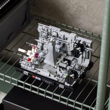 LEGO Star Wars Death Star Trench Run Diorama