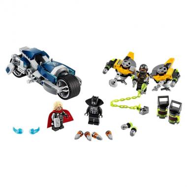 LEGO Конструктор Super Heroes Marvel Атака на спортбайку 76142