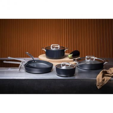 Fiskars Кастрюля Rotisser 3,5 л, мет. кришка, алюміній, чорний