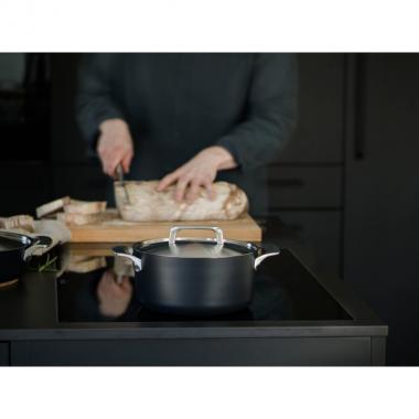 Fiskars Кастрюля Rotisser 3,5 л, мет. кришка, алюміній, чорний