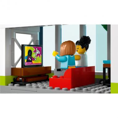 LEGO City Apartment Building