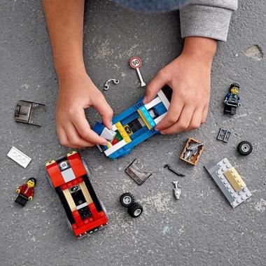 LEGO Конструктор City Арешт на шосе 60242