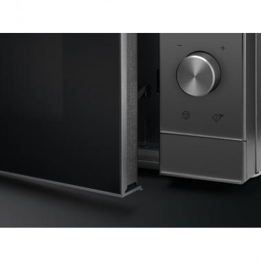 Electrolux Мікрохвильова піч 25л, мех. керування, 900Вт, гриль, дисплей, інвертор, титан