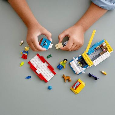 LEGO Конструктор City Вантажівка морозивника 60253