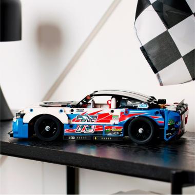 LEGO Technic NASCAR Next Gen Chevrolet Camaro ZL1