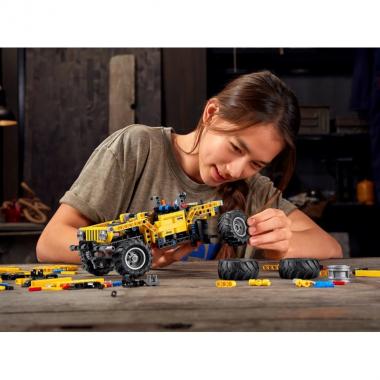 LEGO Конструктор Technic Jeep Wrangler
