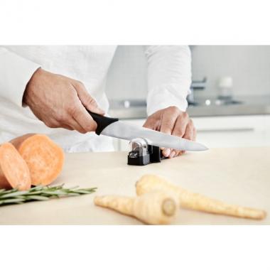 Fiskars Кухонний ніж Essential, 21 см