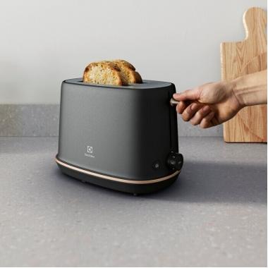 Electrolux Тостер, 980Вт, металл, черный