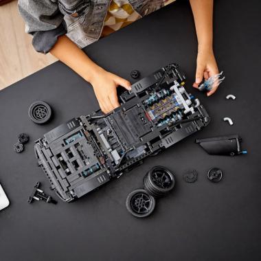 LEGO Конструктор Technic Бэтмен: Бэтмобиль