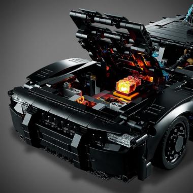 LEGO Конструктор Technic Бэтмен: Бэтмобиль