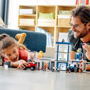 LEGO City Police Station