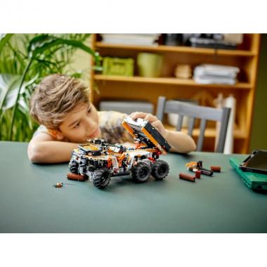 LEGO Конструктор Technic Внедорожный грузовик